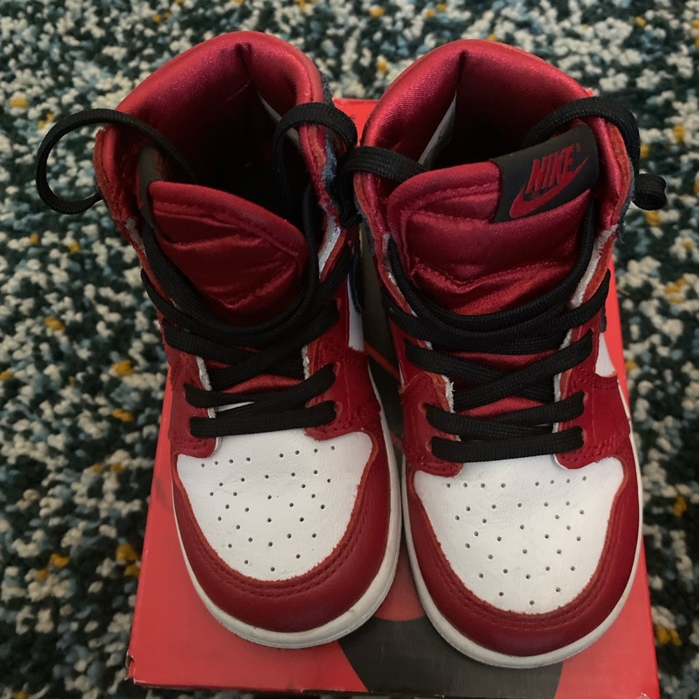 Jordan Satin 1’s